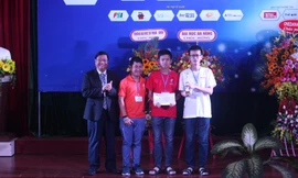 BTC trao giải vô địch cuộc thi lập trình viên ICPC Việt Nam cho đội thi đến từ ĐH Khoa học tự nhiên - ĐH Quốc gia TP Hồ Chí Minh. Các đội thi có thành tích cao tại cuộc thi ICPC Việt Nam cũng tham dự kỳ thi ICPC Châu Á lần này