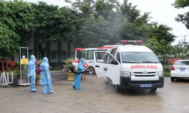 Việt Nam đang kiểm soát tốt dịch bệnh COVID - 19, tuy nhiên, Trưởng Đại diện WHO tại Việt Nam Kidong Park nhận định phải luôn cảnh giác trước nguy cơ lây nhiễm cộng đồng