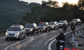 Kỹ thuật lái xe số tự động lên, xuống dốc