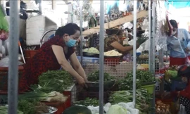 TPHCM mở lại chợ truyền thống: Tiểu thương nói gì về mặt hàng rau, củ tăng giá?