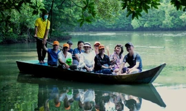 Thiếu nhân sự sau dịch, lễ tân khách sạn kiêm luôn nhân viên kinh doanh