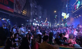 'Phố Tây' Bùi Viện nhộn nhịp khách quốc tế