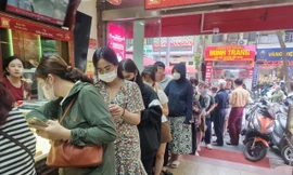 Giá vàng tăng sôi sục, cách nào 'hạ nhiệt' lúc này? 