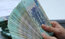 Tiền người dân gửi ngân hàng cao kỷ lục 