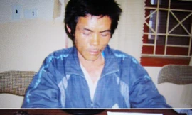 Bé trai 10 tháng tuổi bị đánh chết bằng điếu cày