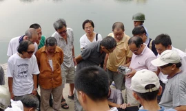 Một góc chợ điện tử cũ bên hồ Thiền Quang. Ảnh: Xuân Phú