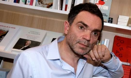 Nhà văn Pháp Yann Moix.