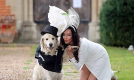 Chán nản với 220 mối tình thất bại, người mẫu kết hôn với chó trên truyền hình