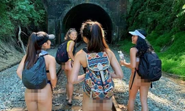 4 cô gái Nhật Bản gây sốc khi mặc bikini thám hiểm ‘đường hầm bị nguyền rủa’