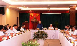 Thường trực Ban Bí thư Trần Quốc Vượng phát biểu tại buổi làm việc. Ảnh: TTXVN