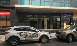 Chiếc xe đỗ sai quy định bị phun sơn bẩn. Ảnh: Facebook