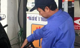 Bản tin 8H: Bộ Công Thương muốn đóng dấu mật thông tin giá điện, xăng dầu