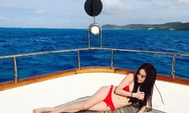 ‘Phan Kim Liên’ Ôn Bích Hà mặc bikini khoe body nuột nà ở tuổi 52