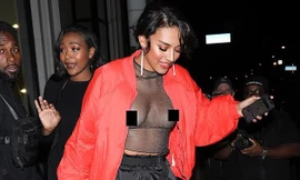 Mặc xuyên thấu còn phanh áo, ‘bồ’ mới Jamie Foxx lộ trọn vẹn vòng một