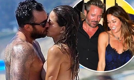 Cựu siêu mẫu Playboy khoe dáng nuột tuổi U50, hôn đắm đuối trai lạ trên bãi biển