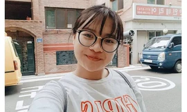 Nữ sinh lớp 9 sáng tạo đầu đề bài văn bằng tranh vẽ sống động