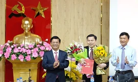 Tân Phó Tổng Thanh tra Chính phủ Trần Văn Minh (ở giữa).