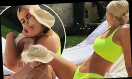 Tỷ phú 9x Kylie Jenner diện bikini neon bắt mắt, lộ vòng ba bất thường