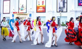 Sắc màu thành phố du lịch trẻ trong lễ kỷ niệm 30 năm tái lập tỉnh Phú Yên