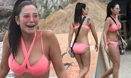 Ca sĩ Tulisa diện bikini nóng bỏng hết nấc