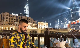 Cách kiếm gần 3 tỷ mỗi tháng khó tin của tỷ phú trẻ Úc