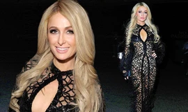 Paris Hilton diện váy ‘mạng nhện’ khoe nội y và đường cong cơ thể