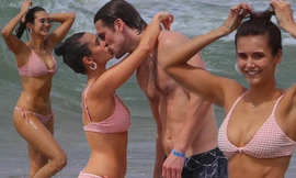 Mỹ nhân ‘Nhật ký ma cà rồng’ o ép vòng một với bikini, hôn đắm đuối bạn trai 