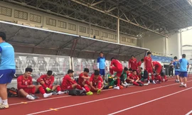 Mục kích U22 Việt Nam ‘luyện công’ ở Philippines