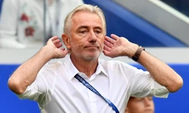 HLV Van Marwijk mới nhậm chức hồi cuối tháng 3/2019, sau khi UAE thua ở bán kết Asian Cup 2019. Ảnh: AFP.