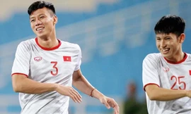 Hội bố bỉm sữa tuyển Việt Nam lấy vợ con làm động lực trước trận UAE