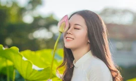 Gặp nữ sinh trường Ngoại thương vừa xinh đẹp, học giỏi lại đa tài