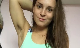 Laura Jackson khởi xướng phong trào "không cạo lông" vì muốn phụ nữ "yêu và chấp nhận" lông trên cơ thể.