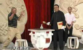 ‘Hoà Thân’ đập bể loạt cổ vật trị giá gần 700 tỷ đồng trên truyền hình 