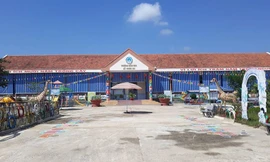 Trường học “tiền tỷ” sụt lún bất thường