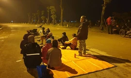 Người dân chặn xe vào bãi rác Nam Sơn