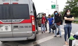 Xe 'dù' treo biển Mỹ Đình - Yên Bái, ném hành lý rồi đuổi khách xuống giữa đường