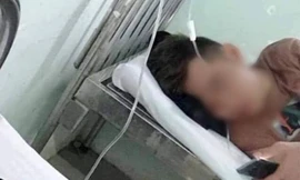 Người nhà cho biết, nam thanh niên hoàn toàn tỉnh táo lúc mới vào trung tâm y tế. Ảnh: B.Đ