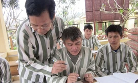 Tết tù của cựu hiệu trưởng mua dâm