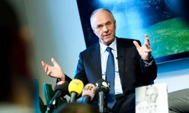 HLV Eriksson tin rằng Hodgson đáng bị sa thải 