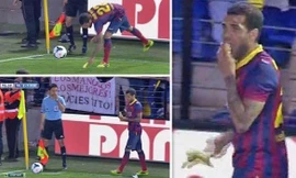 Hành động nhặt chuối lên ăn của Alves 