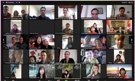 ết Cộng đồng Xuân Tân Sửu năm 2021 dưới hình thức trực tuyến thu hút 56 điểm cầu với khoảng 120 bà con người Việt đang sinh sống, học tập và làm việc tại nhiều thành phố của Indonesia và Timor Leste. Ảnh: TTXVN