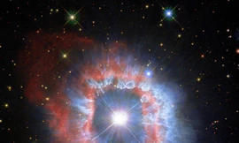 Ngôi sao quái vật AG Carinae được bao quanh bởi những tinh vân ngoạn mục.