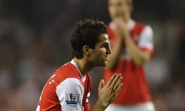 Arsenal 'cầm vàng lại để vàng rơi'