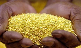 Giá vàng thế giới tăng, trong nước giảm