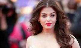 ‘Hoa hậu Thế giới đẹp nhất mọi thời đại’ cùng chồng và con gái mắc COVID-19