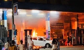 Hiện trường vụ cháy cây xăng. Ảnh: Đ.X/Zing