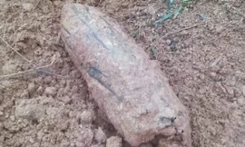 Quả bom có chức năng nổ chậm nên phải tuân thủ thời gian an toàn. Ảnh: DT