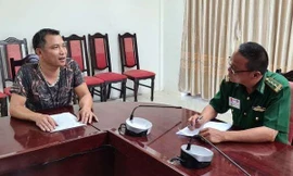 Bản tin 8H: Người đàn ông ngồi trong tủ lạnh để trốn cách ly