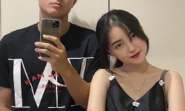 Khoảnh khắc ‘tình bể bình’ của Hà Đức Chinh và bạn gái mặt đẹp như trăng rằm