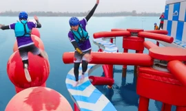 Người chơi trong "Wipeout" phải vượt chướng ngại vật để giành chiến thắng.
